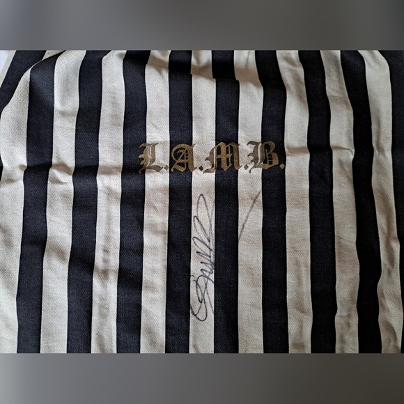 L.A.M.B. duster bag AUTOGRAPHED by Gwen Stefani 20.5x18 RARE - Picture 3 of 6